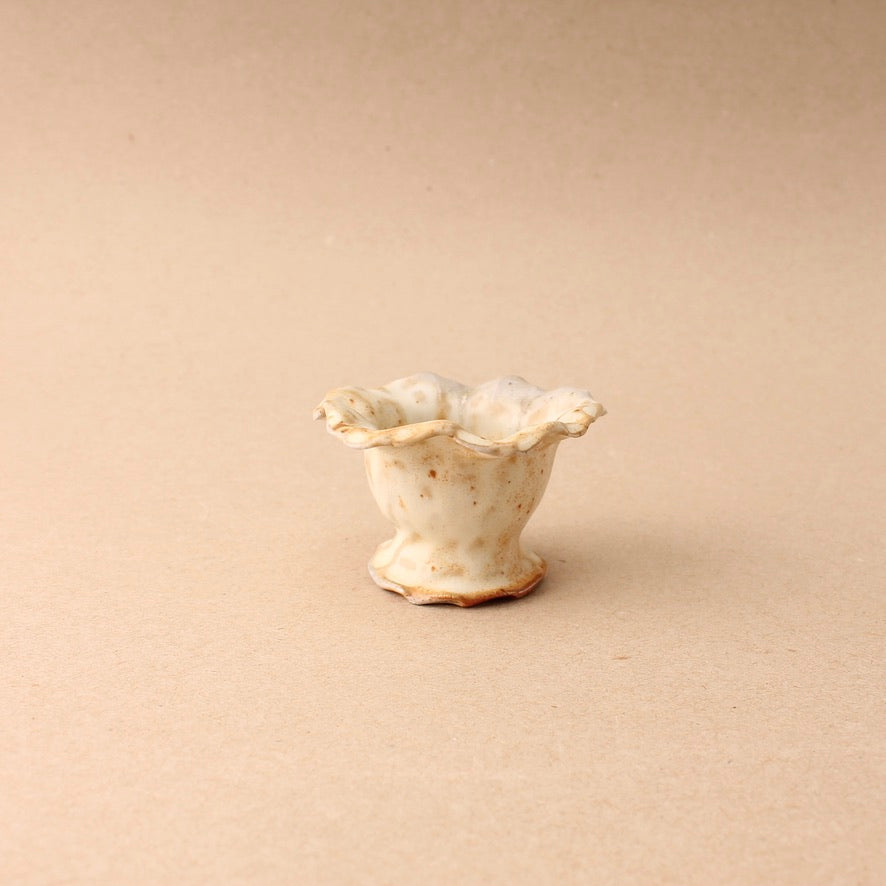 white lil pinch bowl