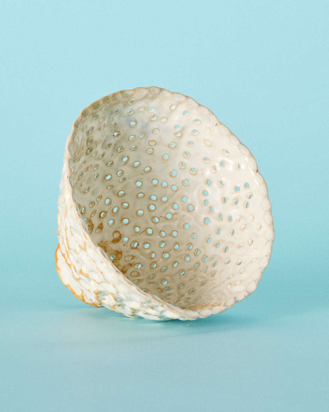 white pinch strainer berry bowl