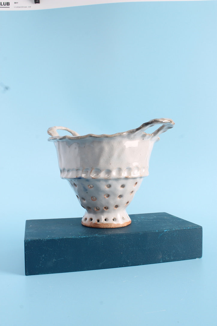 white handled berry bowl