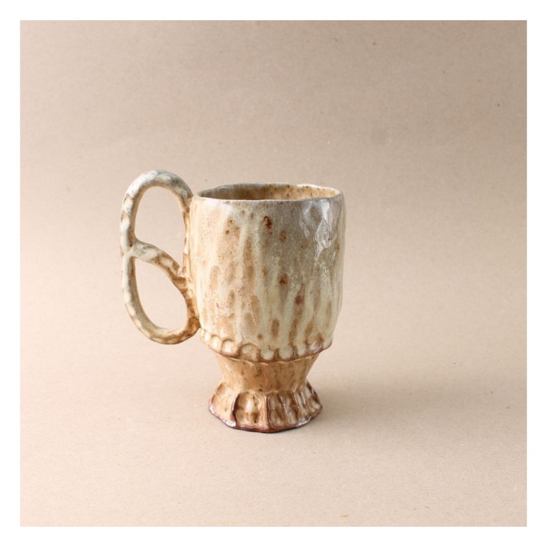 tan pinch mug