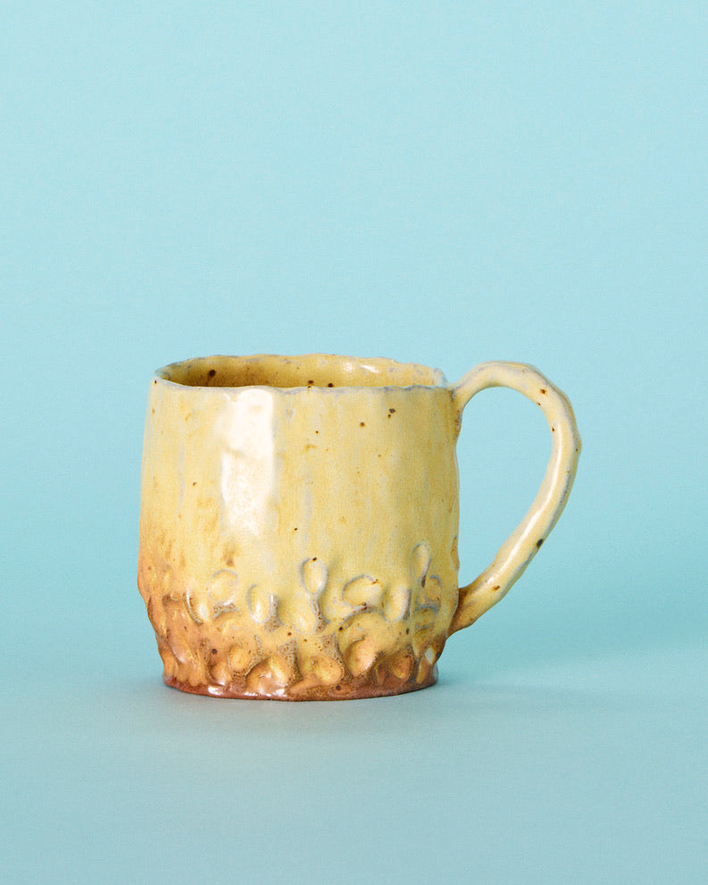 yellow pinch mug