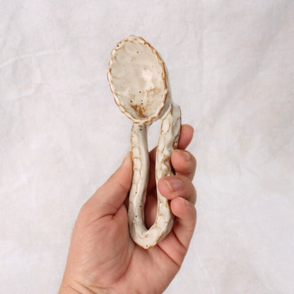 white serving scoop