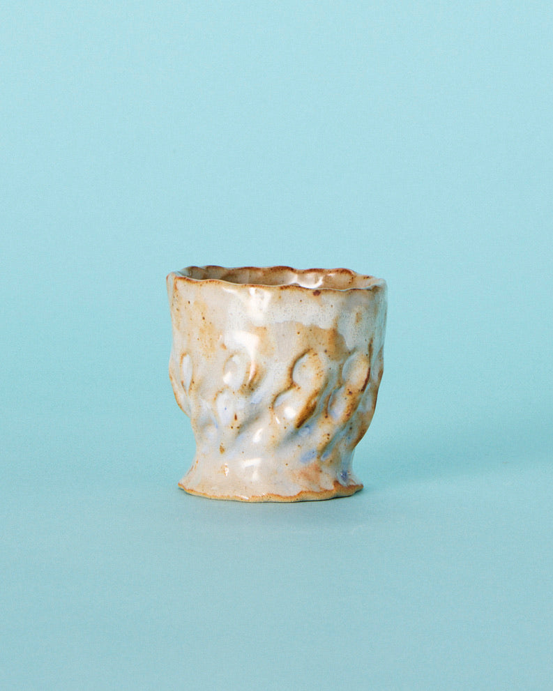 white twirl cup