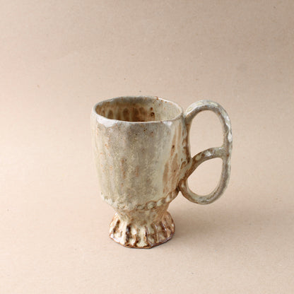 tan pinch mug