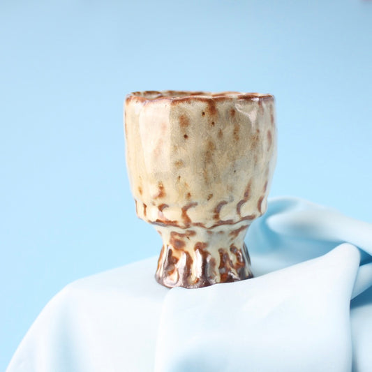 tan pinch cup