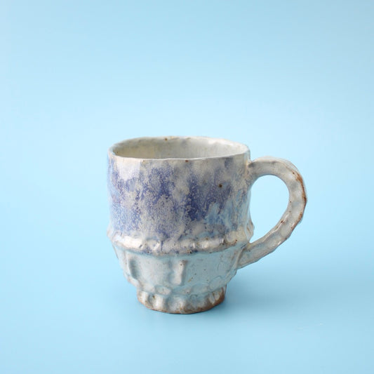 blue grid pinch mug