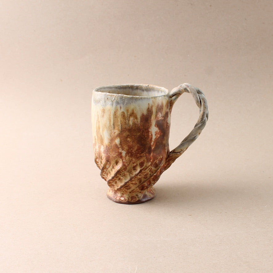 brown braid mug
