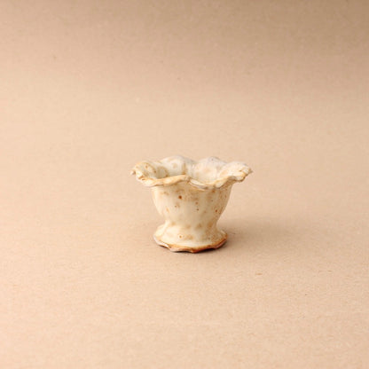 white lil pinch bowl