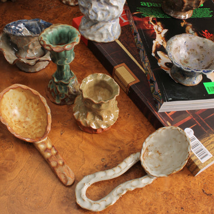 white serving scoop