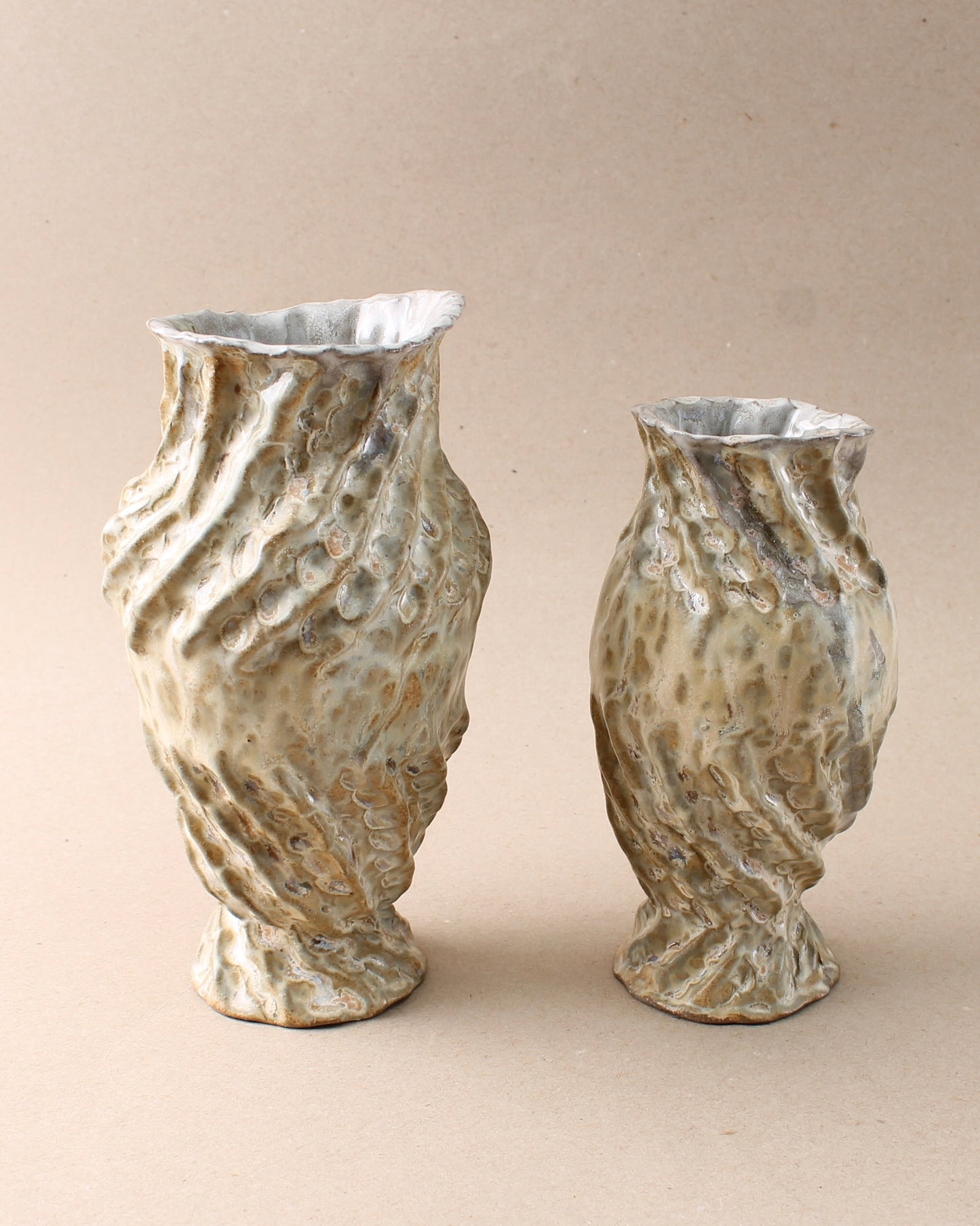 tan swirl vase